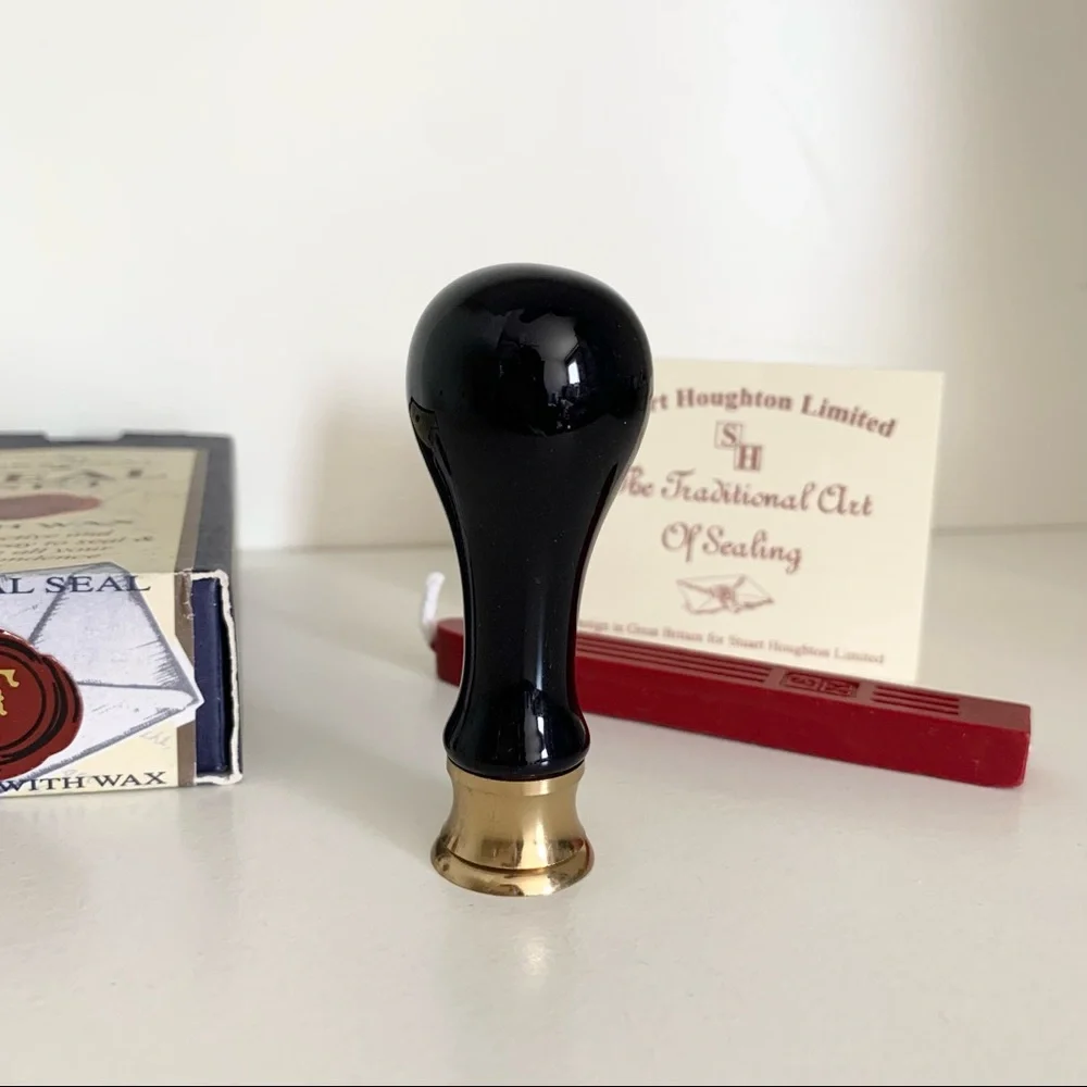 Hold Vintage F Monogram glass Wax Seal